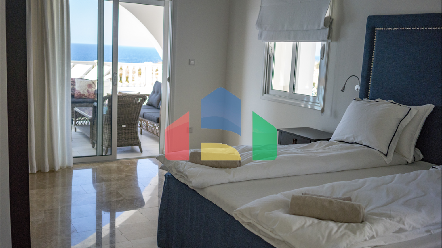 4-комнатная вилла 180м2 с собственным бассейном на первой линии от моря