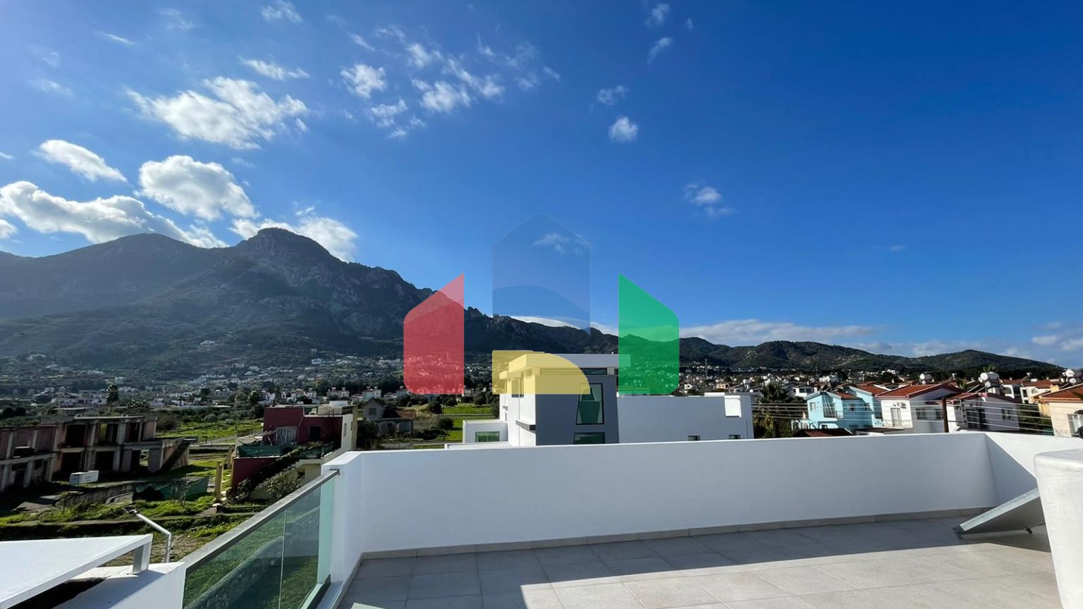 4-комнатная вилла 170м2 (+30 м2 терраса) у пляжа 