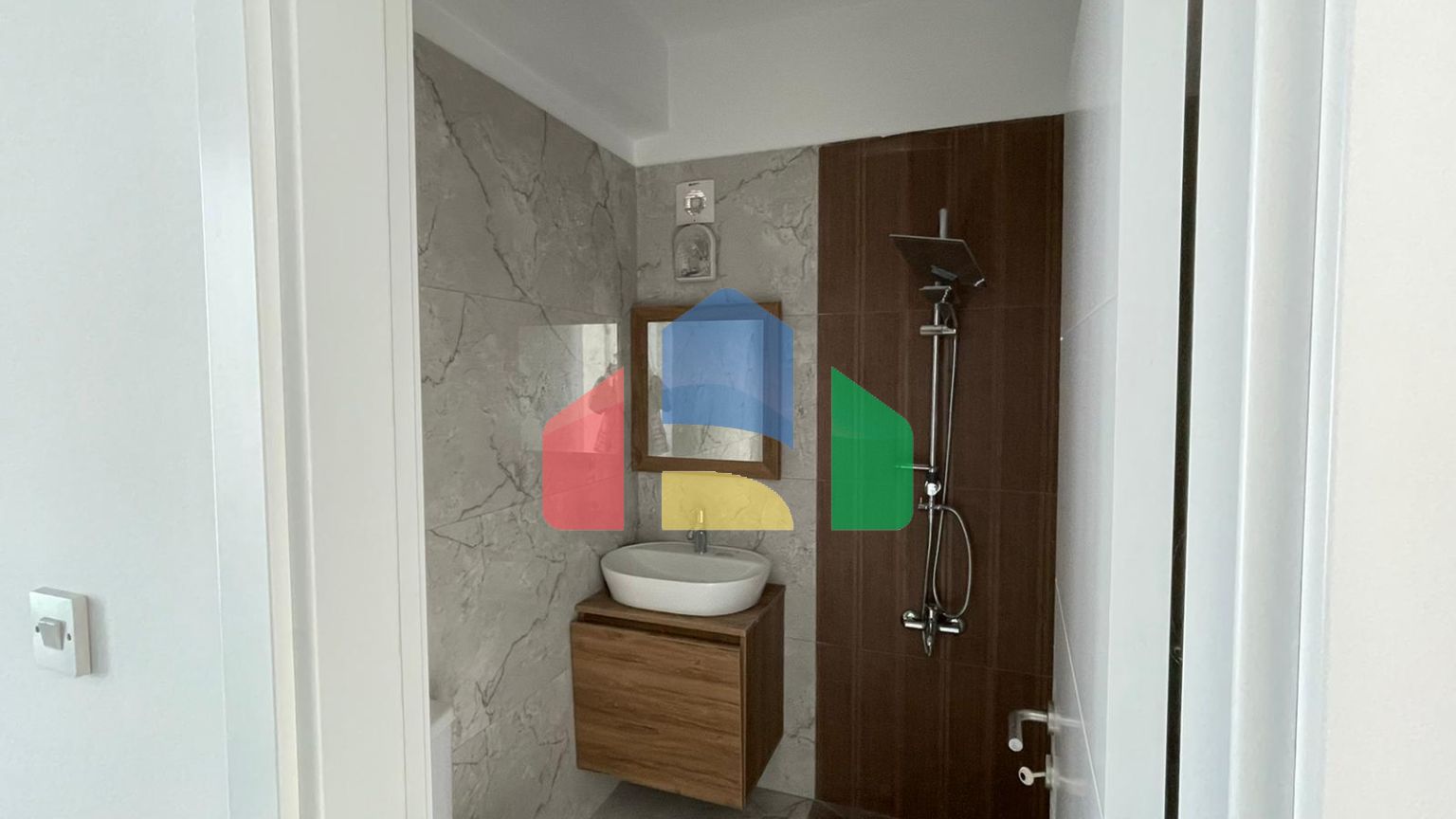 4-комнатная вилла 170м2 (+30 м2 терраса) у пляжа 