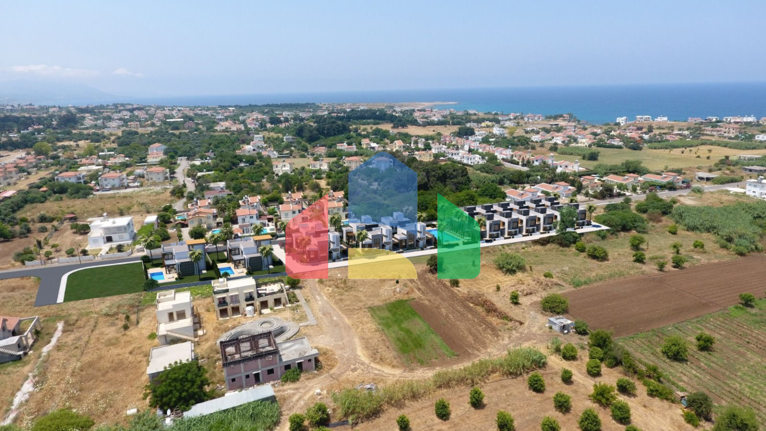 4-комнатная вилла 170м2 (+30 м2 терраса) у пляжа 