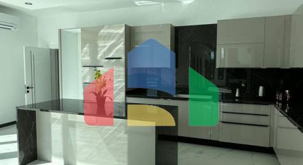 5-комнатная вилла 304 м2 (+30 м2 терраса) у пляжа 