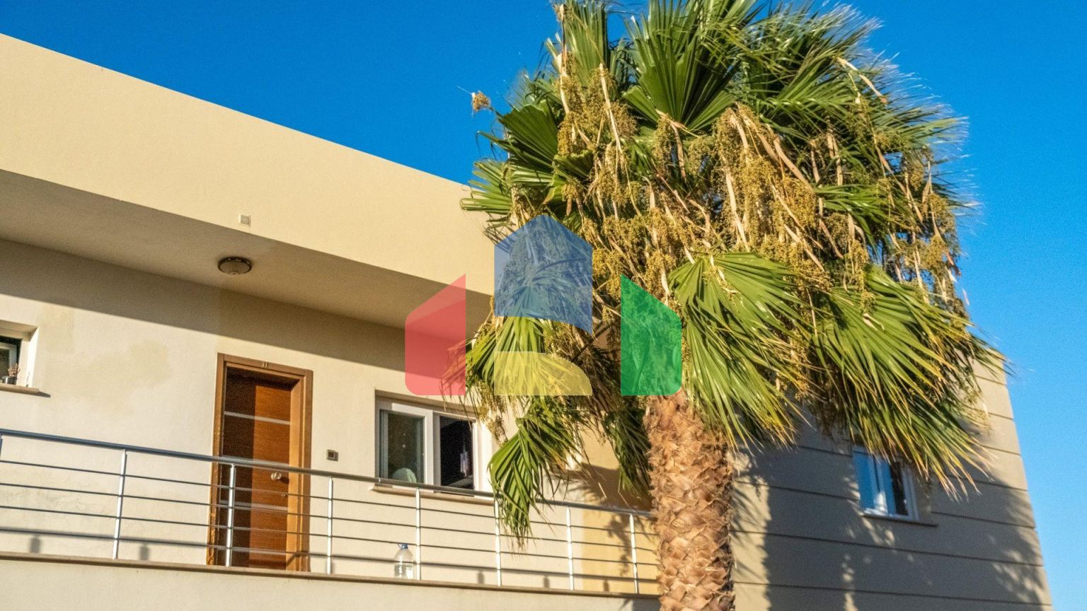 2-комнатные апартаменты 50 м2 в 250 метрах от пляжа