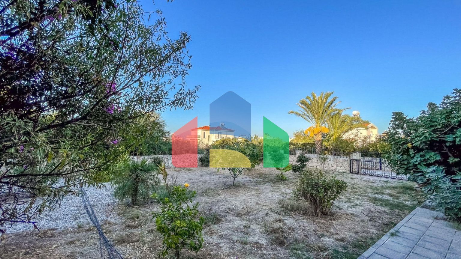 2-комнатные апартаменты 50 м2 в 250 метрах от пляжа