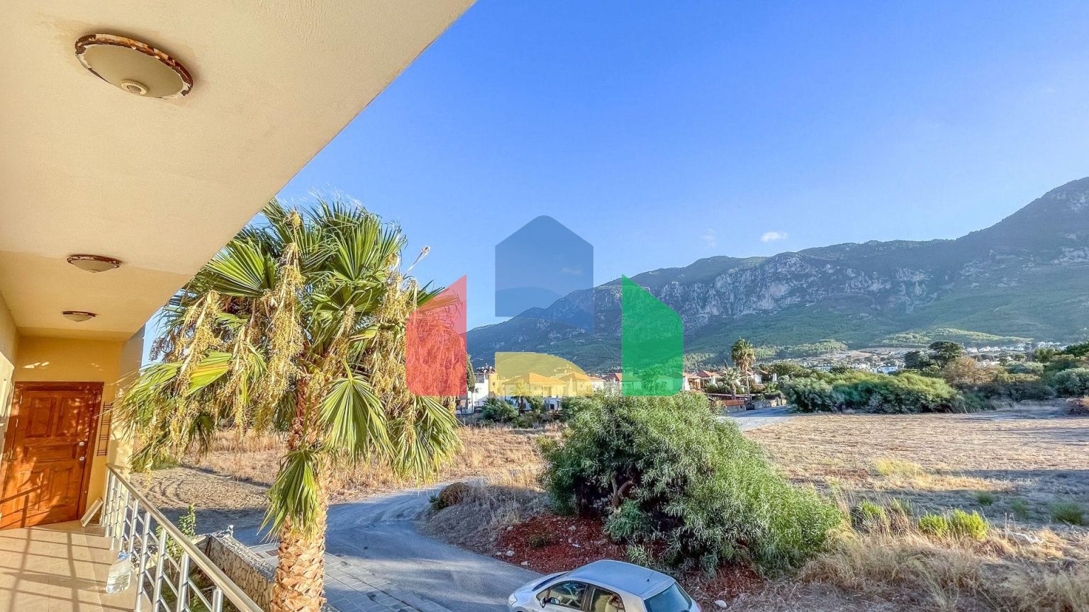 2-комнатные апартаменты 50 м2 в 250 метрах от пляжа