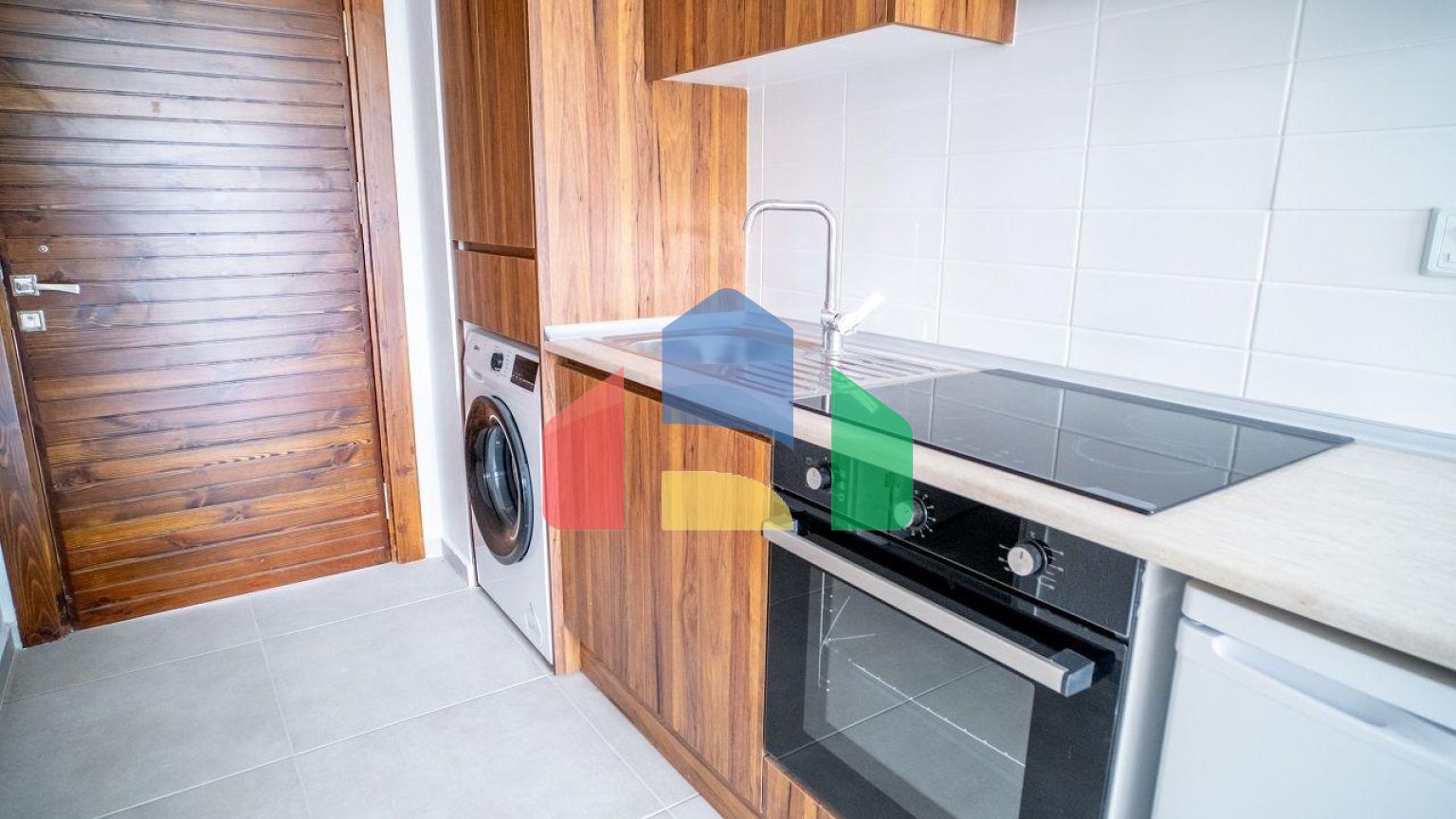 Готовая студия 43 м2 в 5 минутах от пляжа