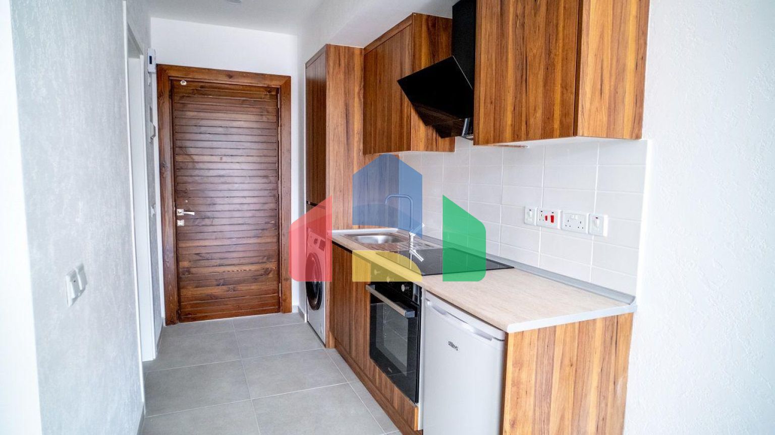 Готовая студия 43 м2 в 5 минутах от пляжа