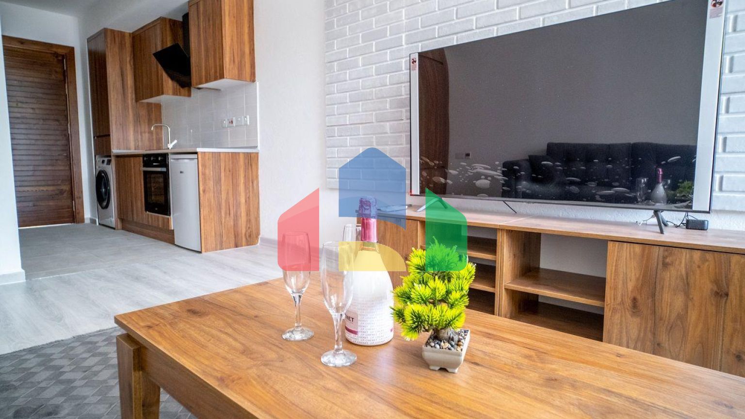 Готовая студия 43 м2 в 5 минутах от пляжа