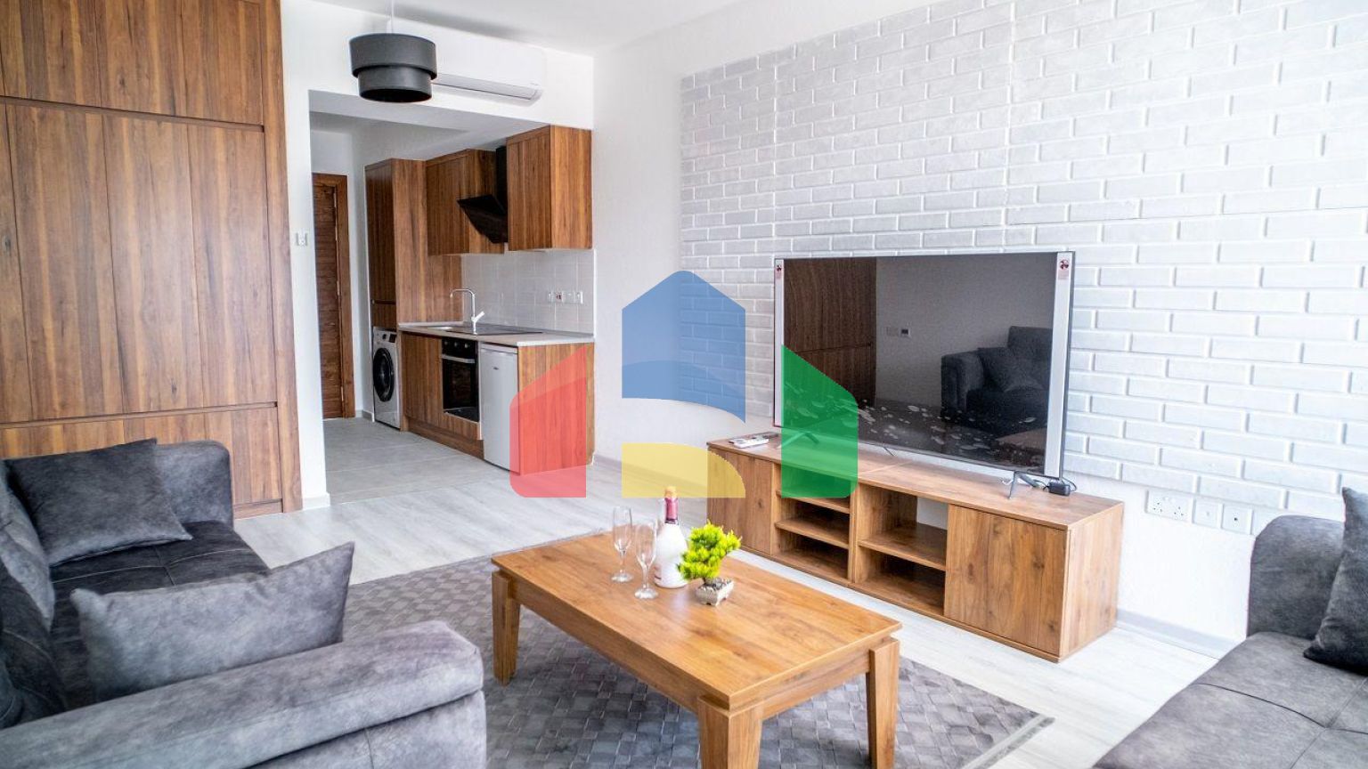 Готовая студия 43 м2 в 5 минутах от пляжа