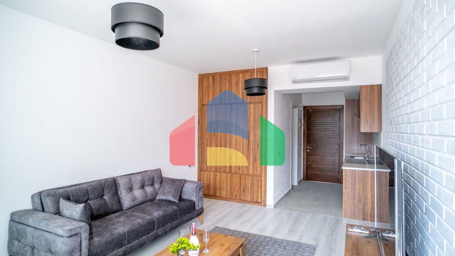 Готовая студия 43 м2 в 5 минутах от пляжа