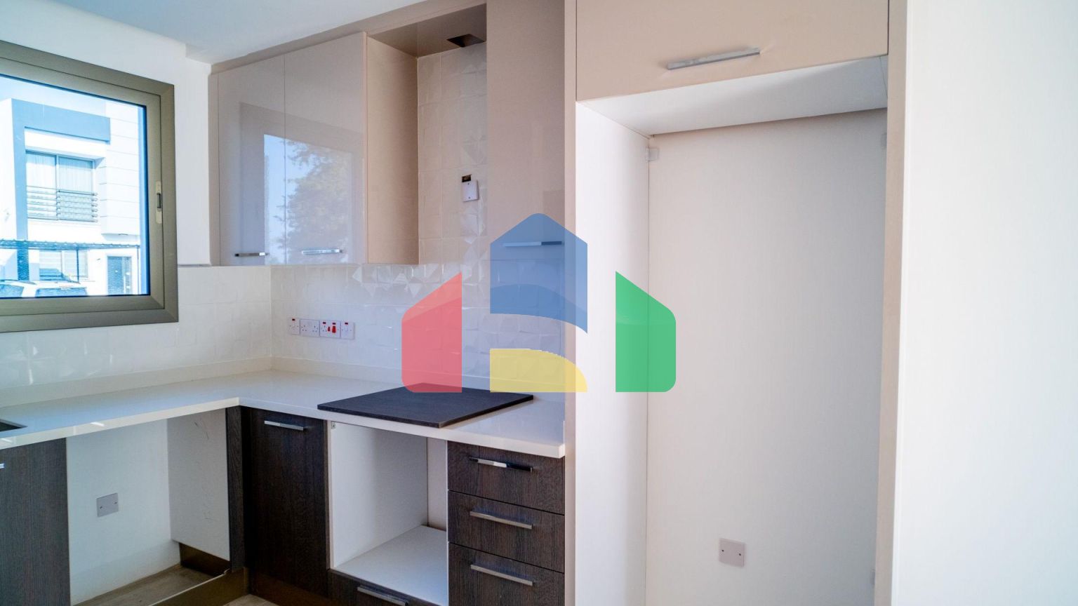 3-комнатный таунхаус 124 м2 с собственным участком земли в 200 метрах от пляжа