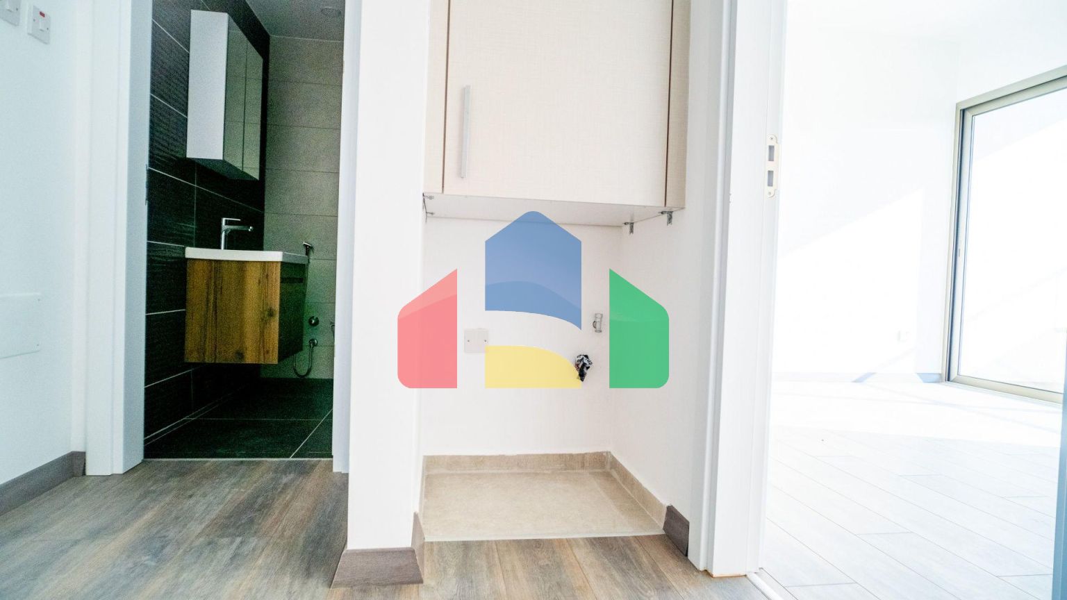 3-комнатный таунхаус 124 м2 с собственным участком земли в 200 метрах от пляжа