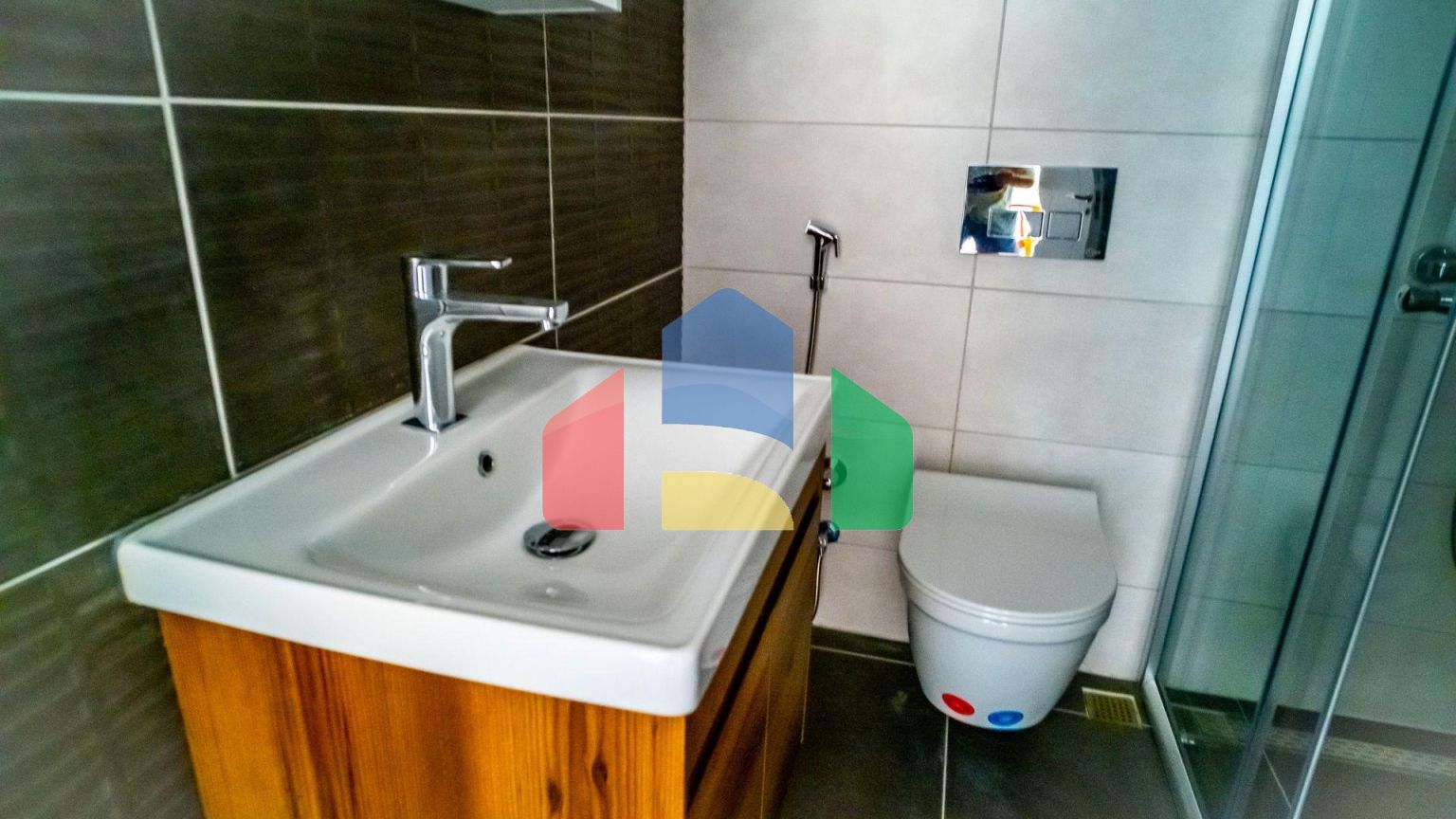 3-комнатный таунхаус 124 м2 с собственным участком земли в 200 метрах от пляжа