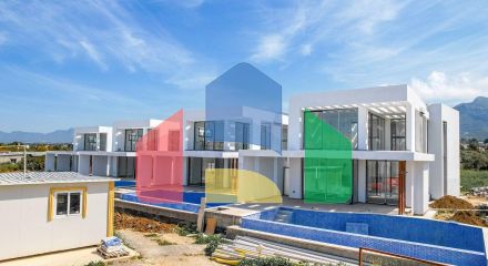 4-комнатная вилла 212 м2 с собственным участком земли в 300 метрах от песчаного пляжа