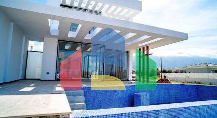 4-комнатная вилла 212 м2 с собственным участком земли в 300 метрах от песчаного пляжа 4-комнатная вилла 212 м2 с собственным участком земли в 300 метрах от песчаного пляжа