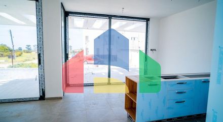 4-комнатная вилла 212 м2 с собственным участком земли в 300 метрах от песчаного пляжа 4-комнатная вилла 212 м2 с собственным участком земли в 300 метрах от песчаного пляжа