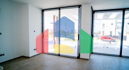 4-комнатная вилла 212 м2 с собственным участком земли в 300 метрах от песчаного пляжа 4-комнатная вилла 212 м2 с собственным участком земли в 300 метрах от песчаного пляжа