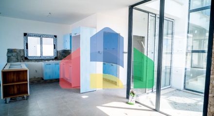 4-комнатная вилла 212 м2 с собственным участком земли в 300 метрах от песчаного пляжа 4-комнатная вилла 212 м2 с собственным участком земли в 300 метрах от песчаного пляжа