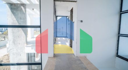 4-комнатная вилла 212 м2 с собственным участком земли в 300 метрах от песчаного пляжа 4-комнатная вилла 212 м2 с собственным участком земли в 300 метрах от песчаного пляжа