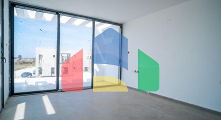 4-комнатная вилла 212 м2 с собственным участком земли в 300 метрах от песчаного пляжа 4-комнатная вилла 212 м2 с собственным участком земли в 300 метрах от песчаного пляжа