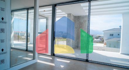 4-комнатная вилла 212 м2 с собственным участком земли в 300 метрах от песчаного пляжа 4-комнатная вилла 212 м2 с собственным участком земли в 300 метрах от песчаного пляжа