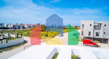 4-комнатная вилла 212 м2 с собственным участком земли в 300 метрах от песчаного пляжа 4-комнатная вилла 212 м2 с собственным участком земли в 300 метрах от песчаного пляжа