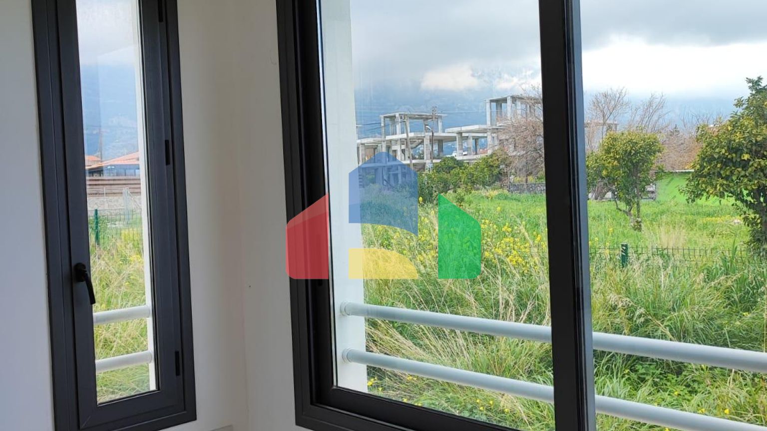 3-комнатные апартаменты 85 м2 в 700 метрах от пляжа