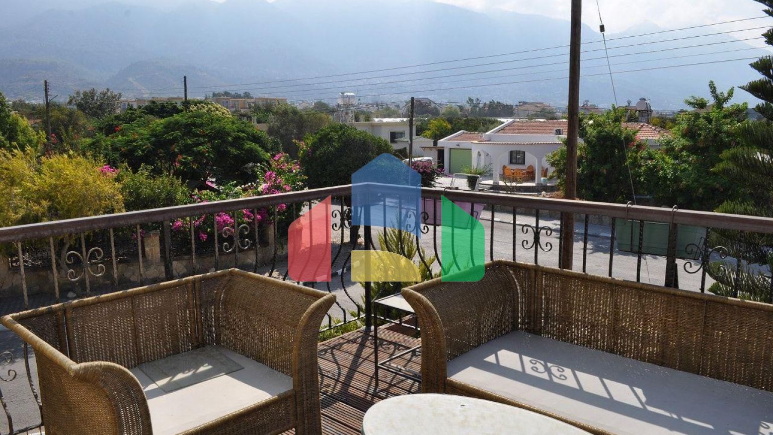 5-комнатная вилла 200 м2 с бассейном в 100 метрах от пляжа