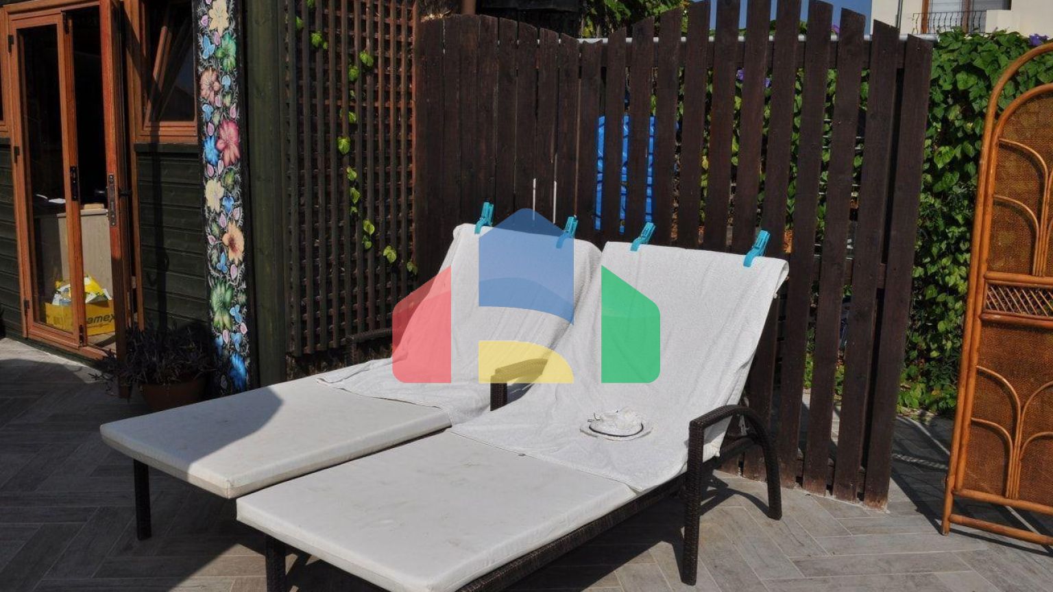 5-комнатная вилла 200 м2 с бассейном в 100 метрах от пляжа