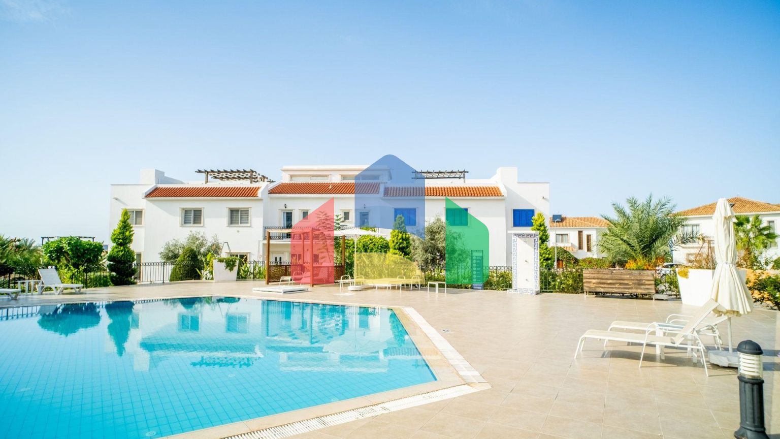 Апартаменты 1+1( 60 м2 ) с террасой  на первой береговой линии