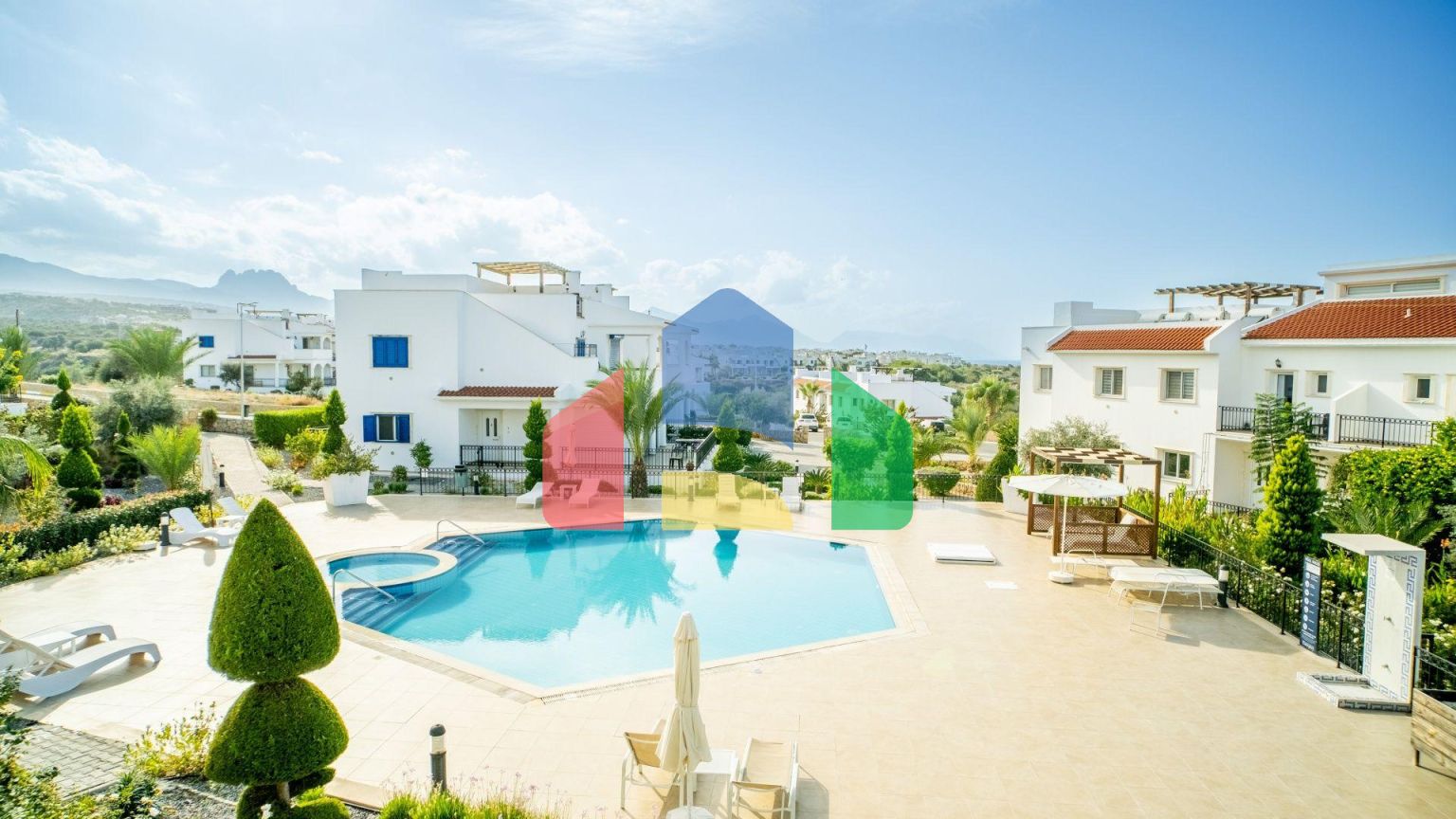 Апартаменты 1+1( 60 м2 ) с террасой  на первой береговой линии