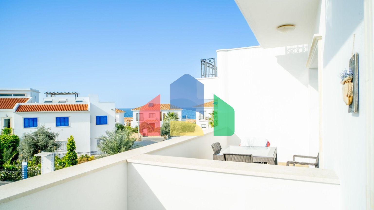 Апартаменты 1+1( 60 м2 ) с террасой  на первой береговой линии