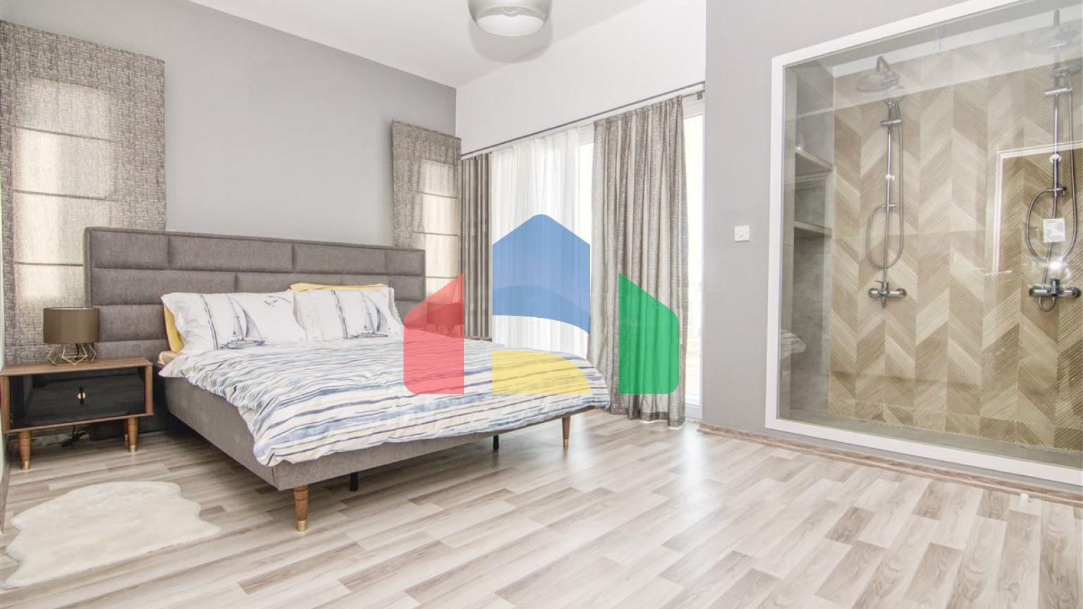 4-комнатная вилла 160 м2 с видом на море и горы в 260 метрах от пляжа