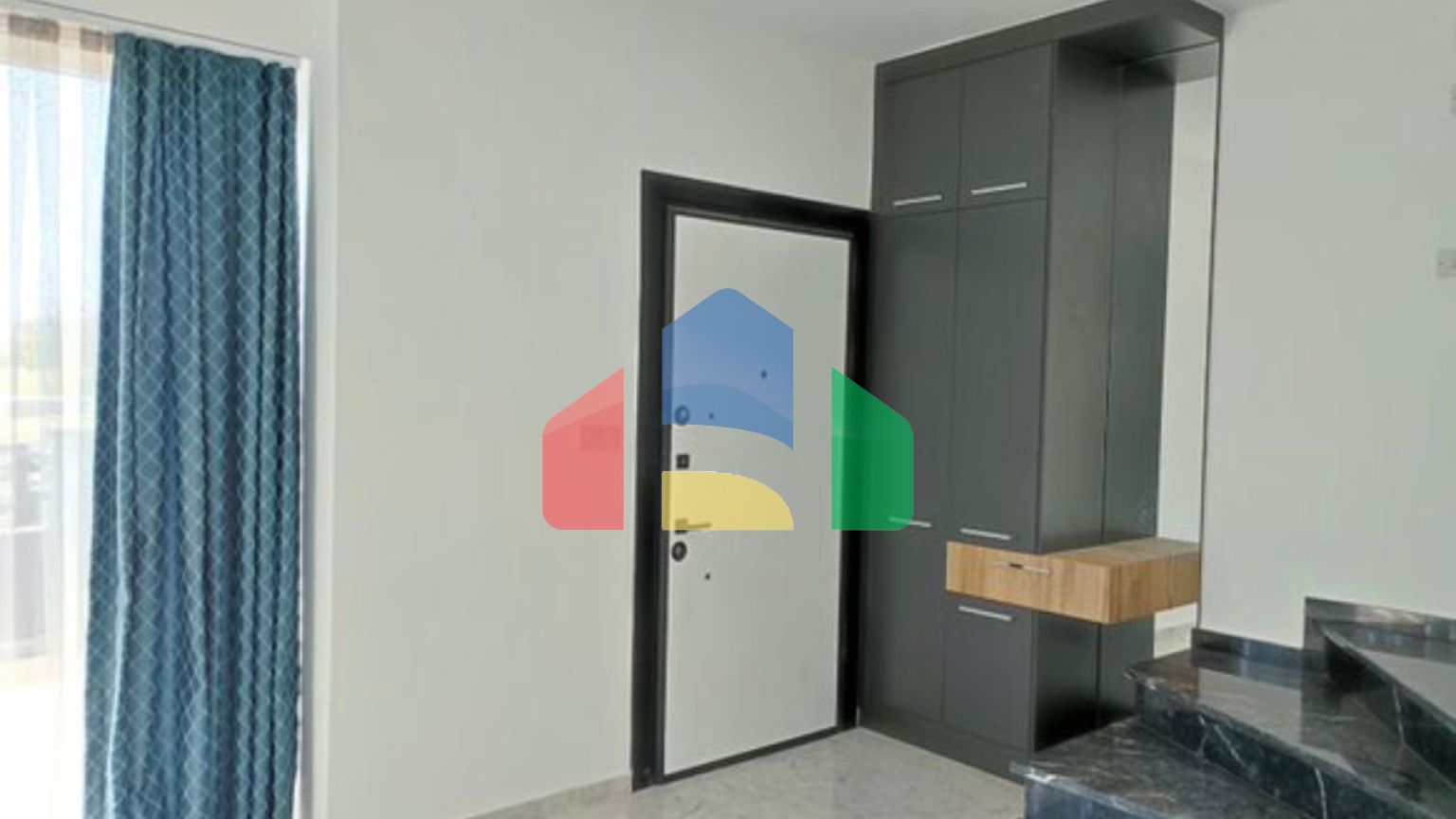 4-комнатная вилла 160 м2 с видом на море и горы в 260 метрах от пляжа