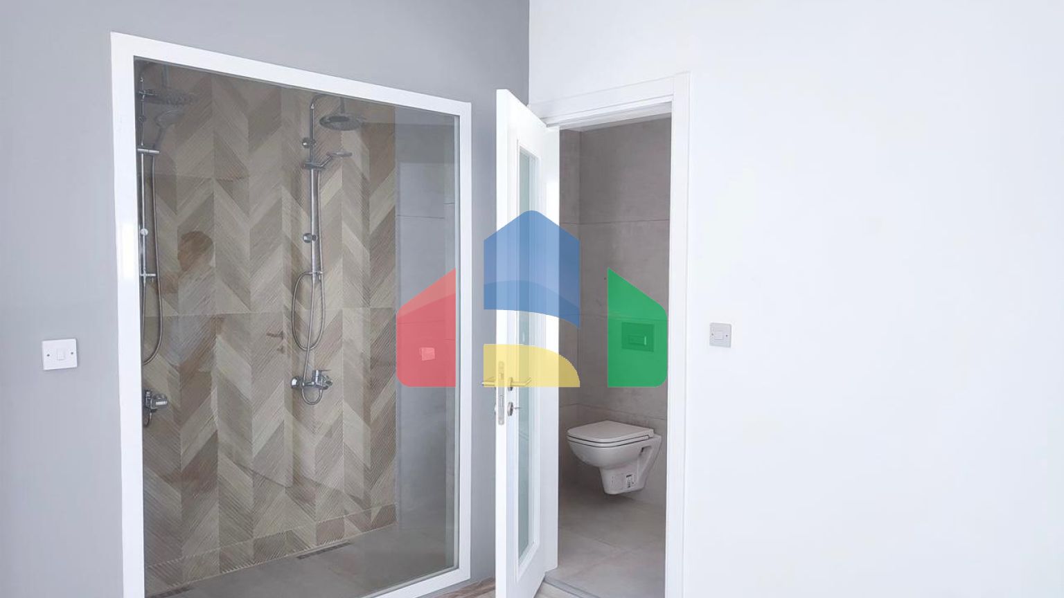 4-комнатная вилла 160 м2 с видом на море и горы в 260 метрах от пляжа