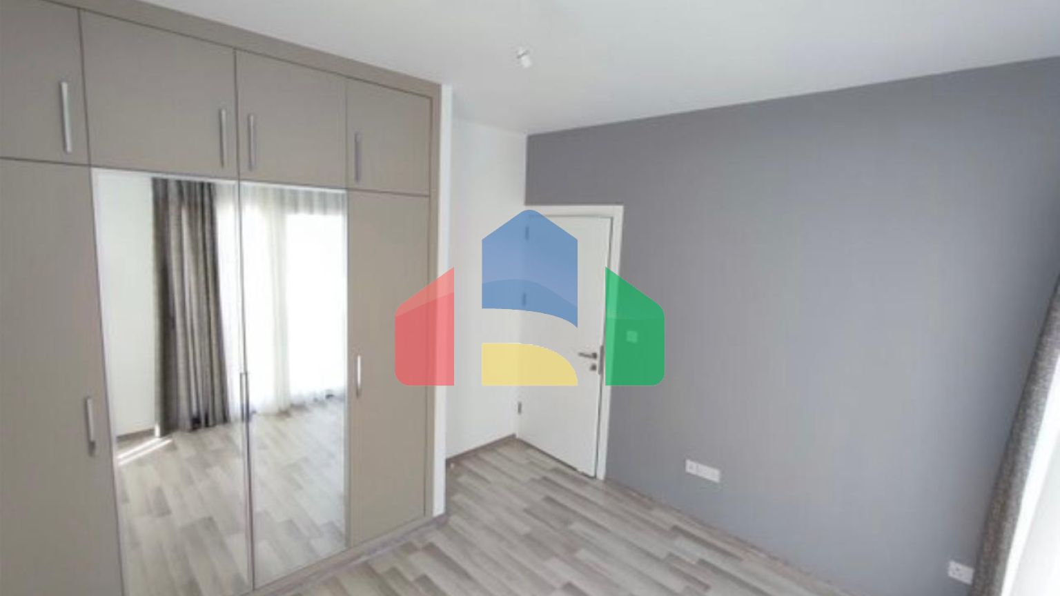 4-комнатная вилла 160 м2 с видом на море и горы в 260 метрах от пляжа