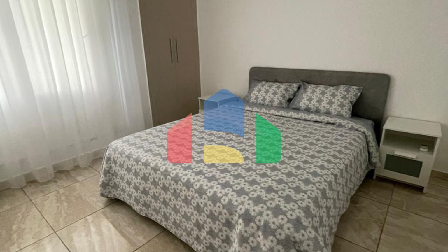 Двухуровневые 6-комнатные апартаменты 260 м2 в комплексе в 10 минутах от моря