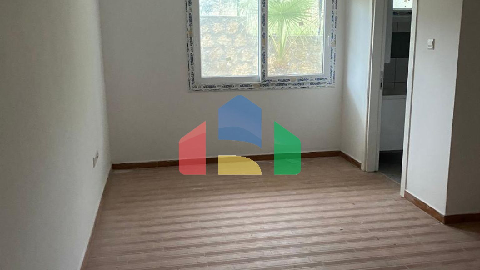 Двухуровневые 6-комнатные апартаменты 260 м2 в комплексе в 10 минутах от моря