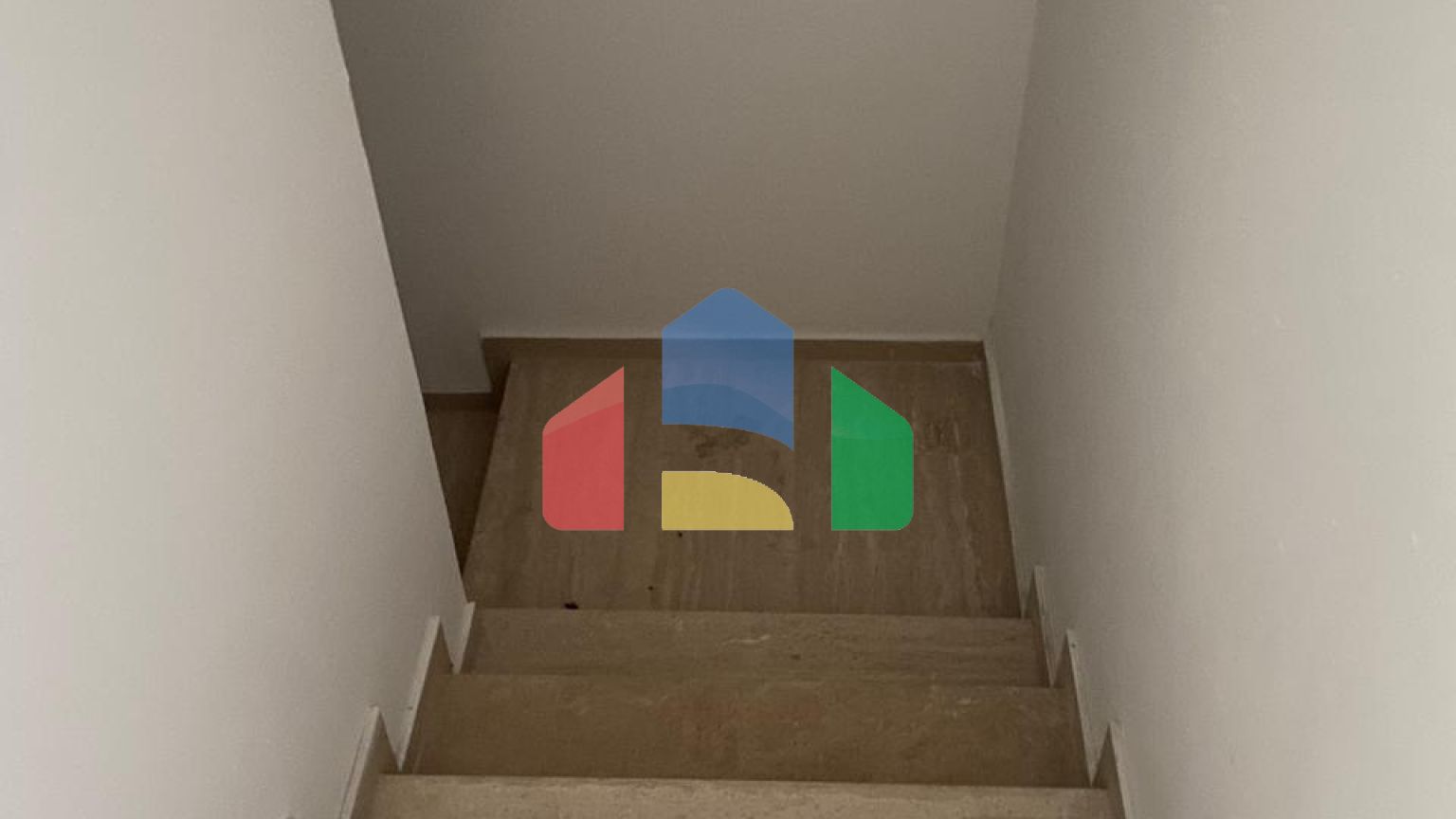 Двухуровневые 6-комнатные апартаменты 260 м2 в комплексе в 10 минутах от моря