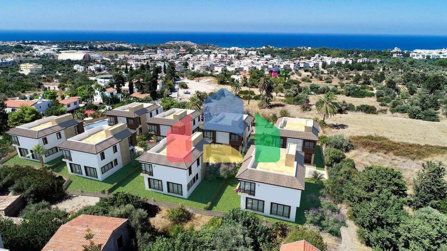 4-комнатная вилла 360 м2 в 5 минутах от моря