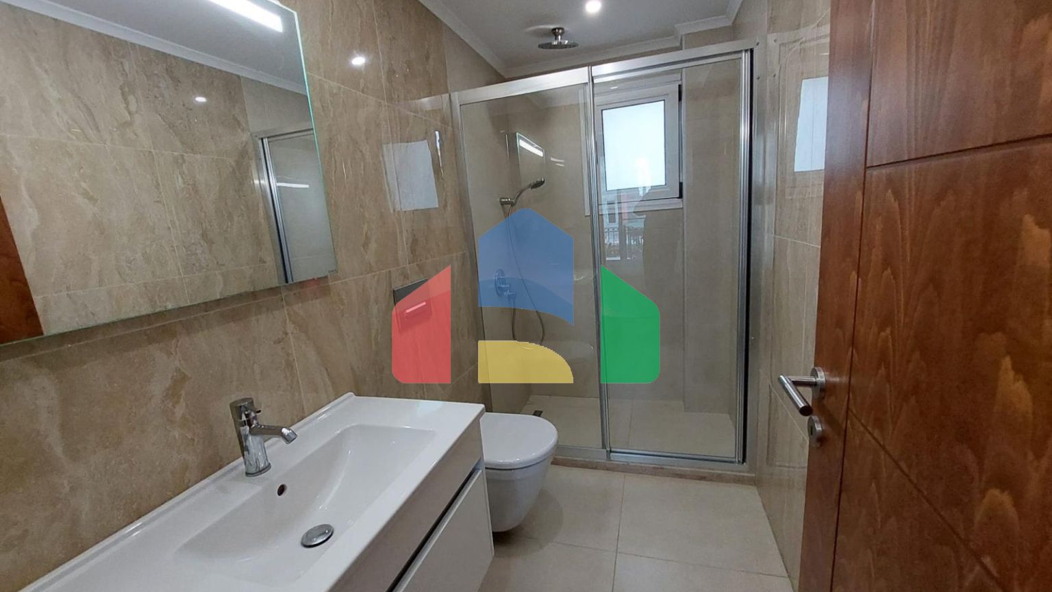 3-комнатные апартаменты 75 м2 + 16 м2 терраса в комплексе на первой линии от моря