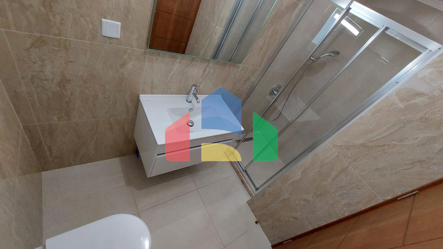 3-комнатные апартаменты 75 м2 + 16 м2 терраса в комплексе на первой линии от моря