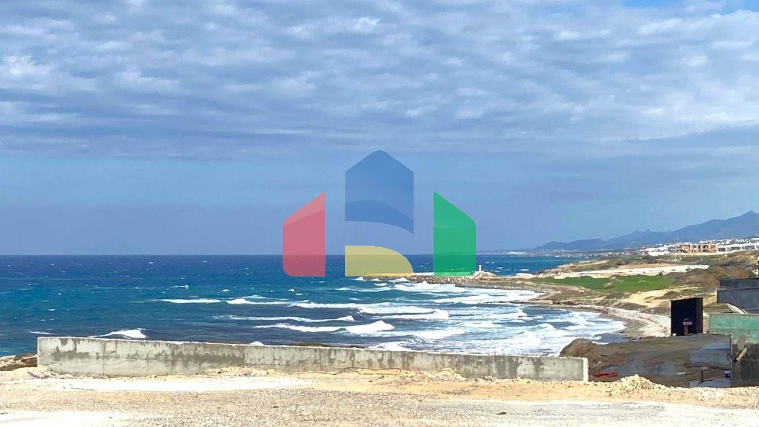 3-комнатные апартаменты 75 м2 + 16 м2 терраса в комплексе на первой линии от моря