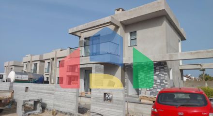 4-комнатная вилла 185 м2 с собственным участком земли в 200 метрах от пляжа