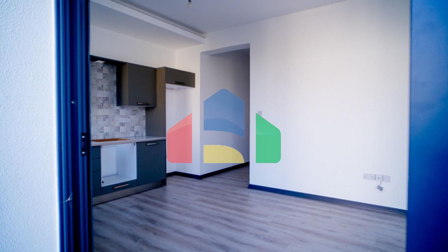 3- комнатная квартира 95 м2 в новом комплексе в Озанкее