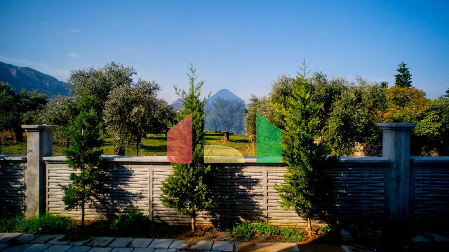 3- комнатная квартира 95 м2 в новом комплексе в Озанкее