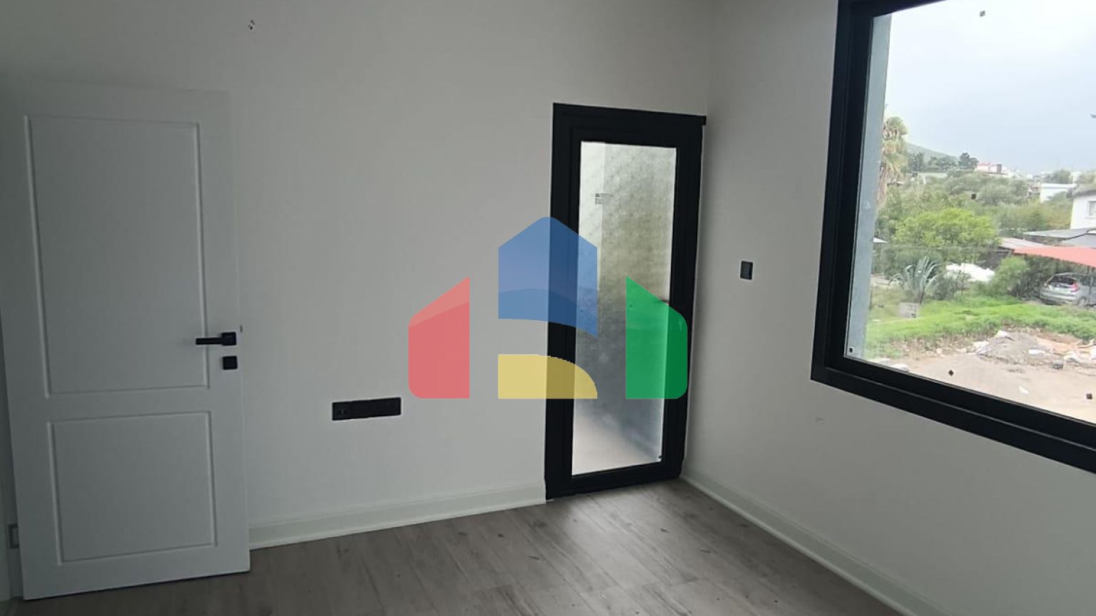 Комфортная вилла 4+1( 206 м2) с бассейном в Каршияке