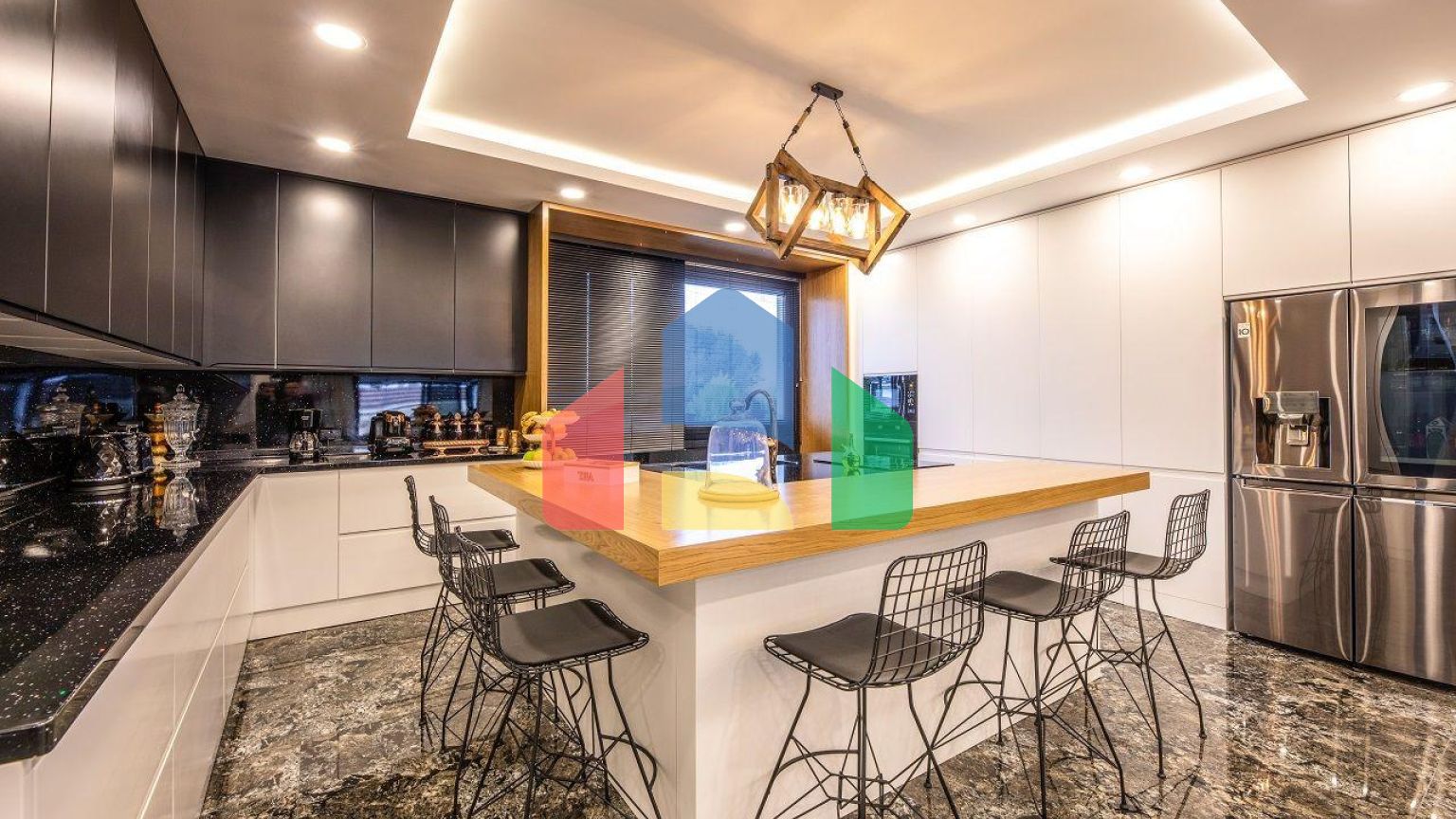 5-ти комнатная вилла 500м2 с бассейном