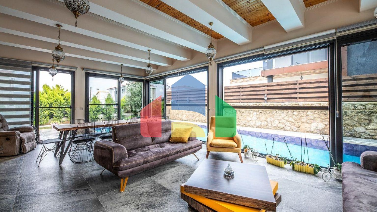 5-ти комнатная вилла 500м2 с бассейном