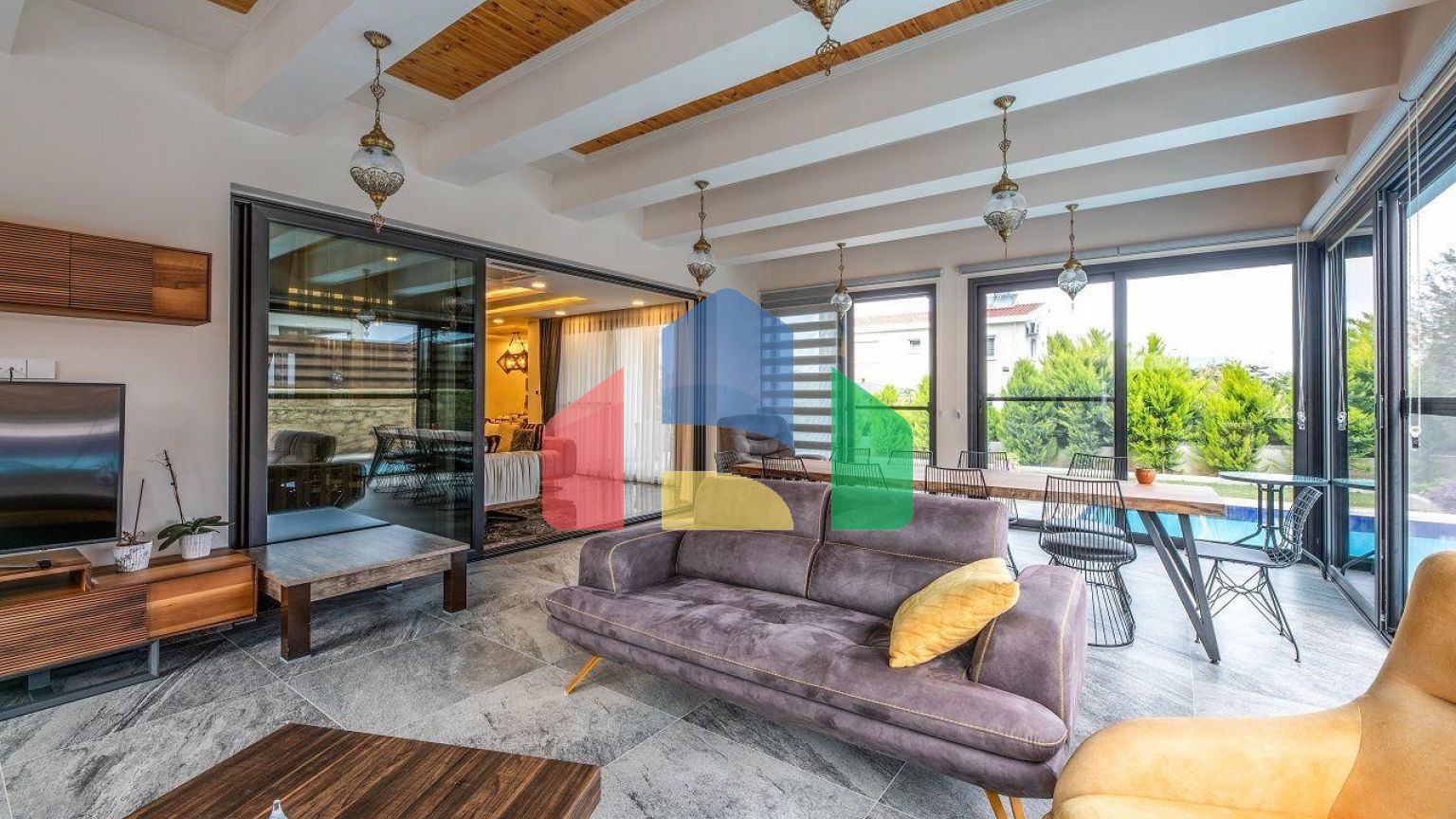 5-ти комнатная вилла 500м2 с бассейном