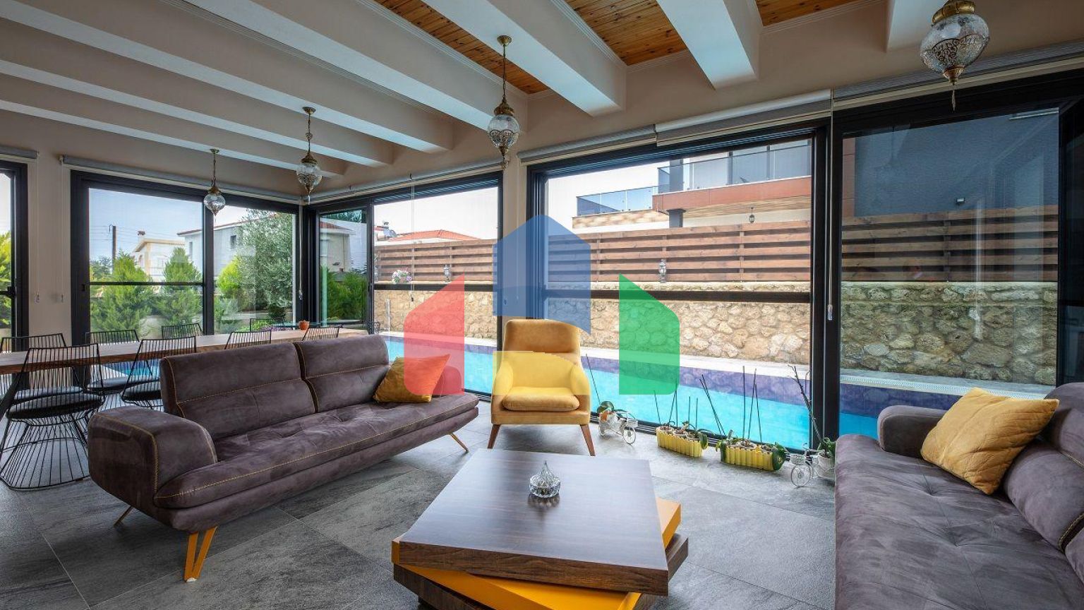 5-ти комнатная вилла 500м2 с бассейном